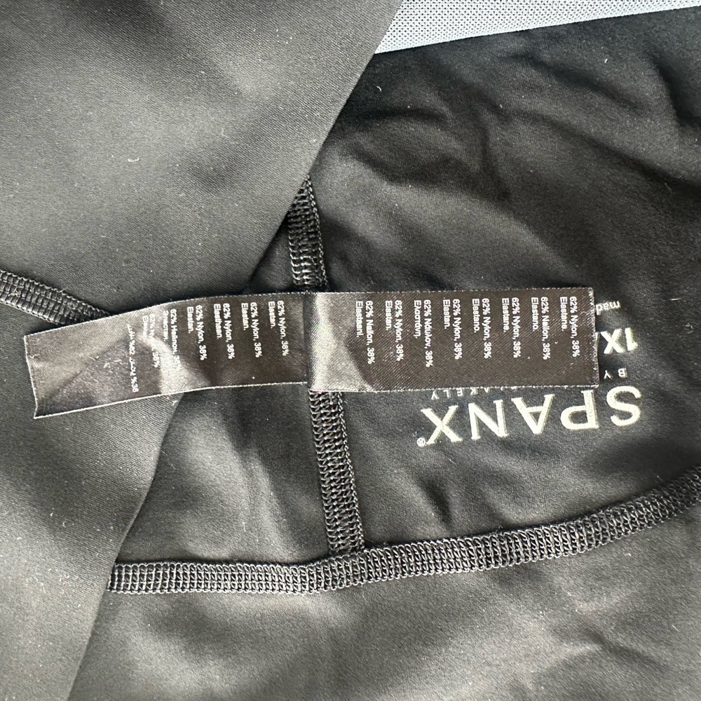 SPANX- Every.Wear Laser Wave 7/8 Leggings Very Black Athletic Gym Running Yoga - Picture 7 of 7